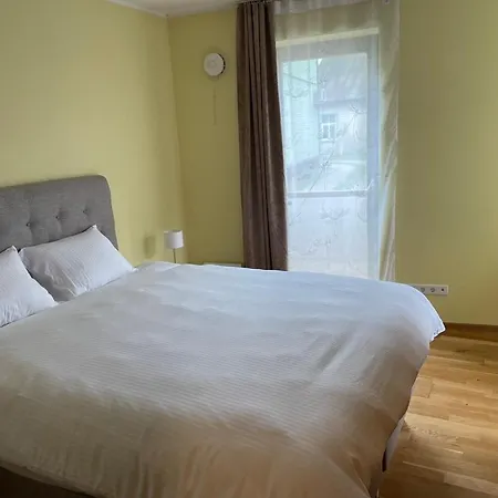 Cozy 2 Bedroom Apartment In Paernu