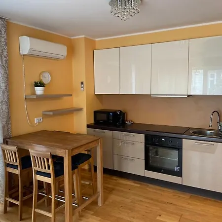 Cozy 2 Bedroom Apartment In Paernu 페르누