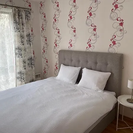 아파트 Cozy 2 Bedroom Apartment In Paernu 페르누